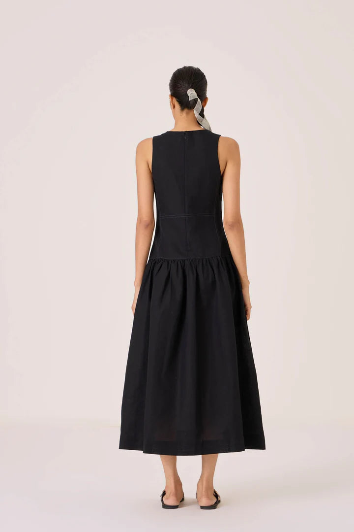 Nuwan Black Quilted Dress