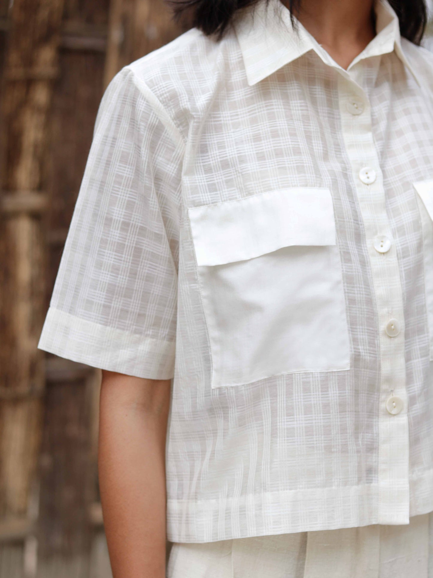Checkered Easy shirt with solid flap patch pocket