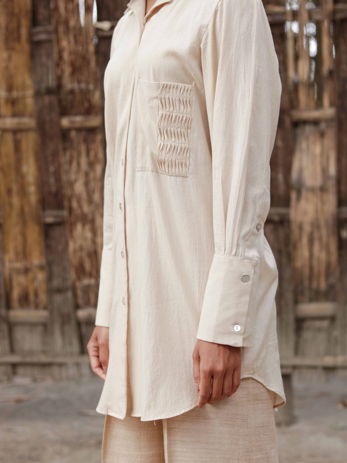 Organic cotton Camp-collar shirt with long cuffs & tucks detail on pocket