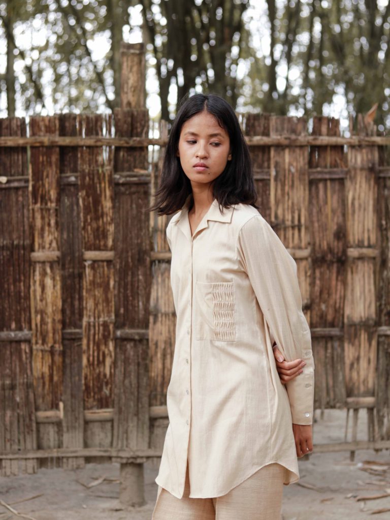Organic cotton Camp-collar shirt with long cuffs & tucks detail on pocket