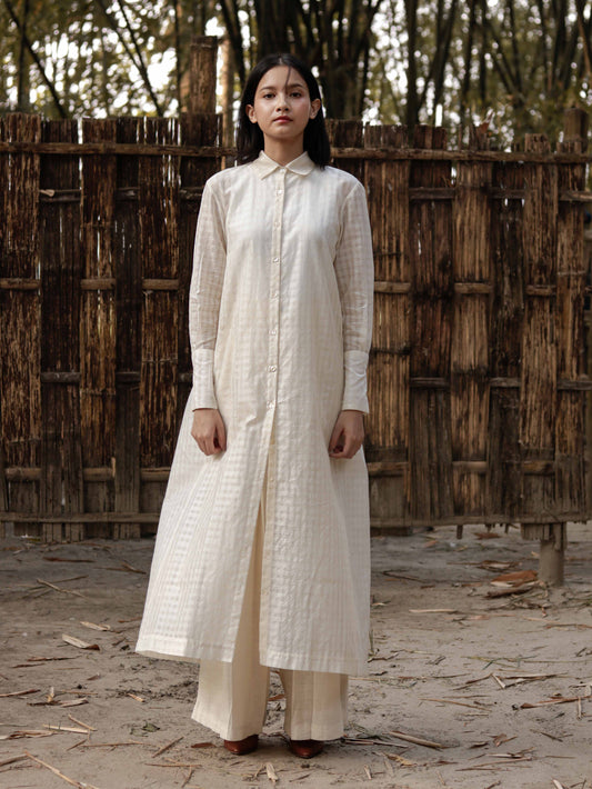 Relaxed checkered shirt with long cuffs & front full placket