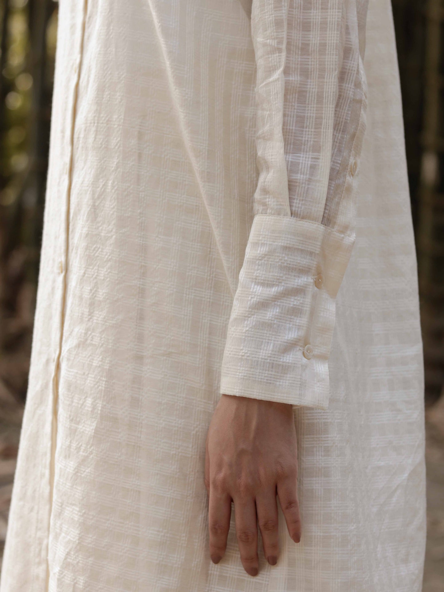 Relaxed checkered shirt with long cuffs & front full placket