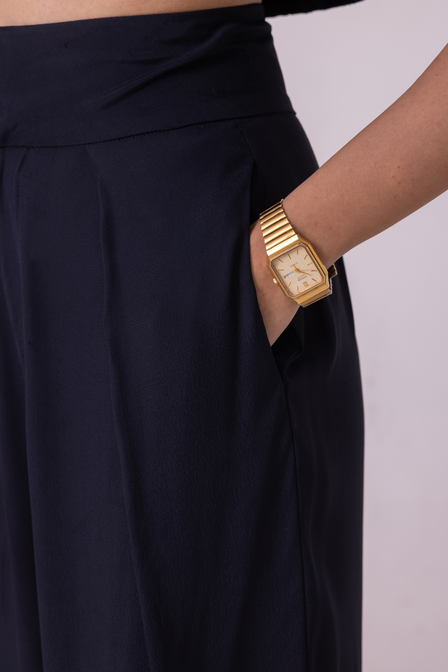 Elinor Black Barrel Pants