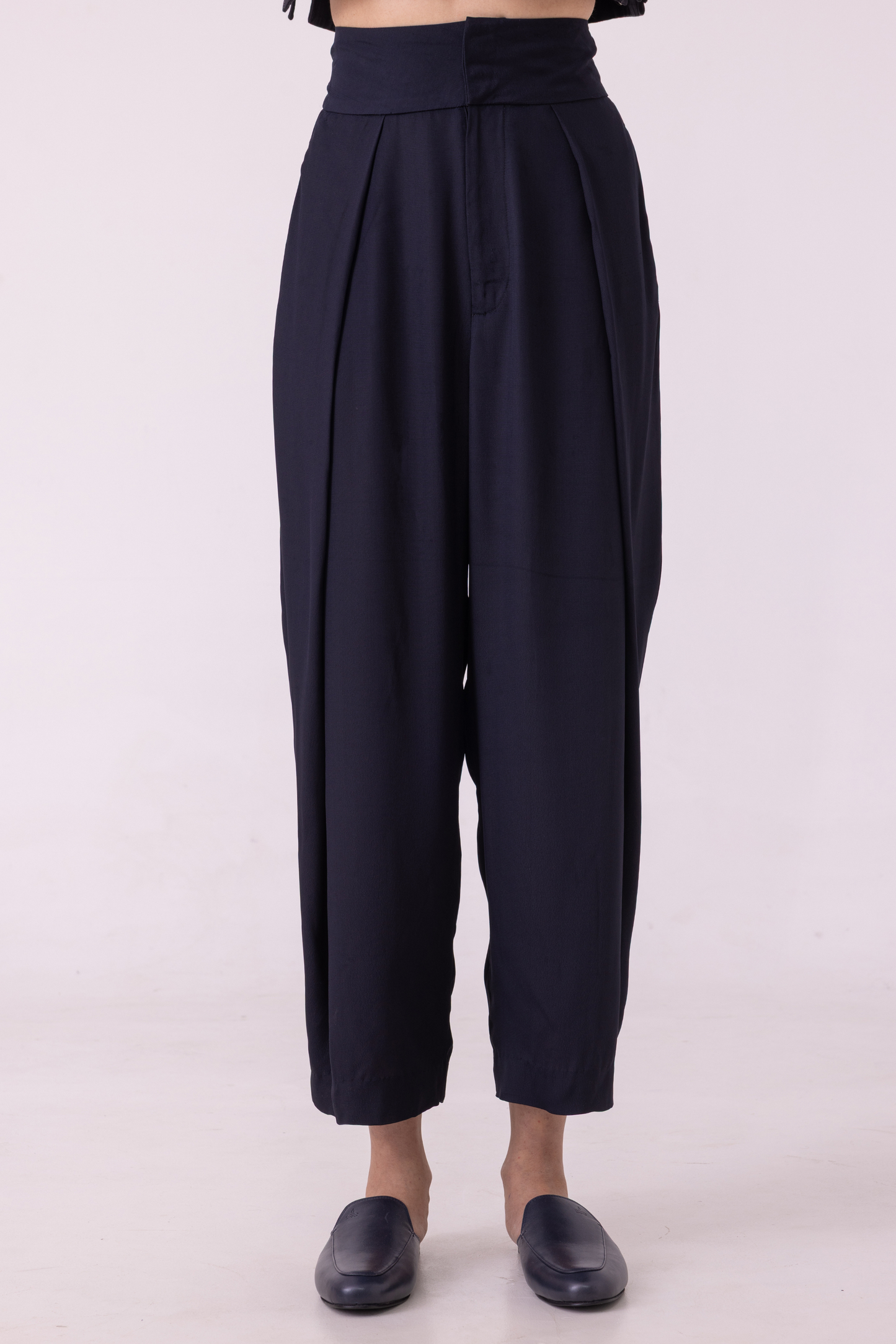 Elinor Black Barrel Pants