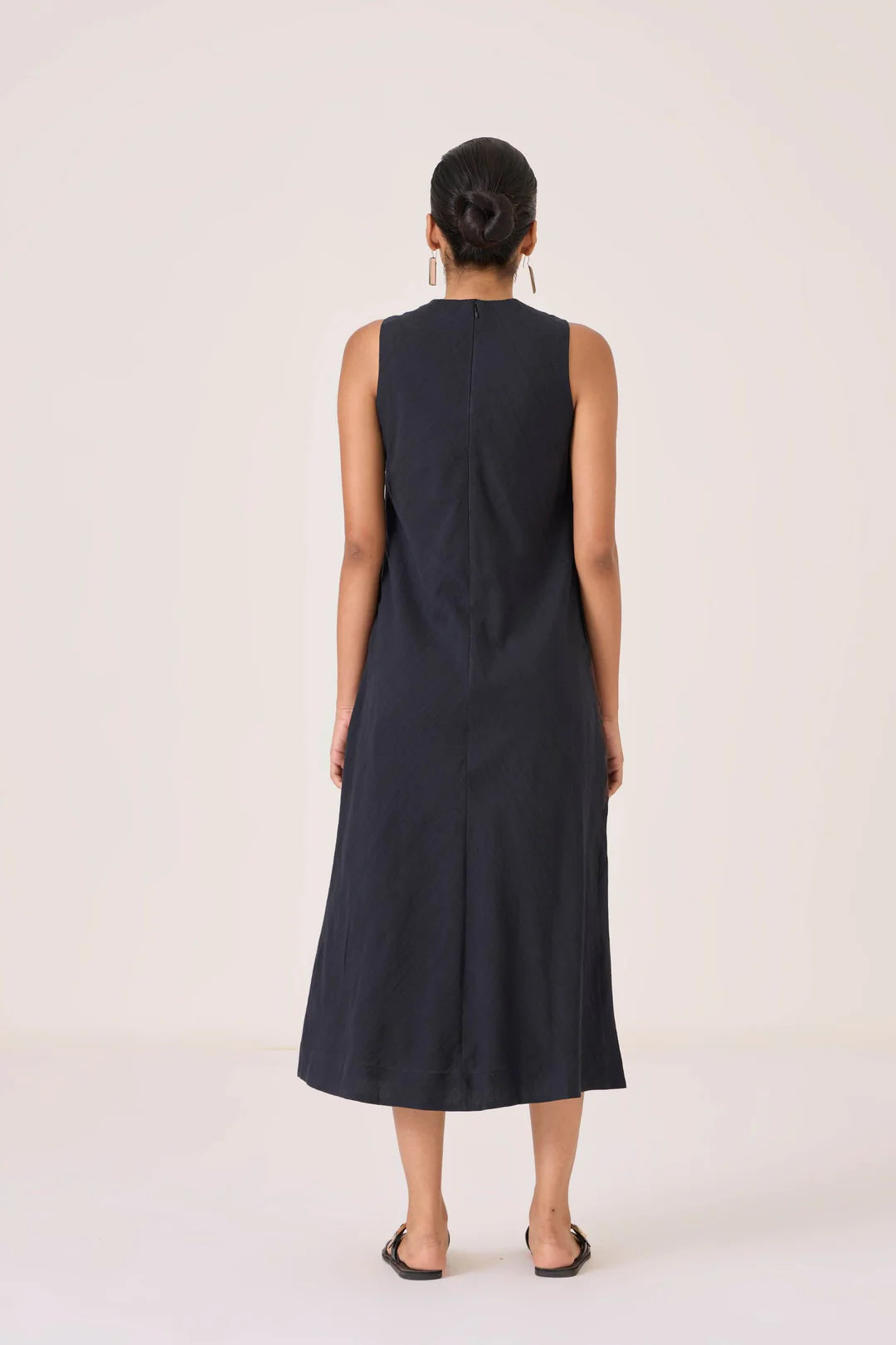 Anura Black Handwoven Sleeveless Midi Dress