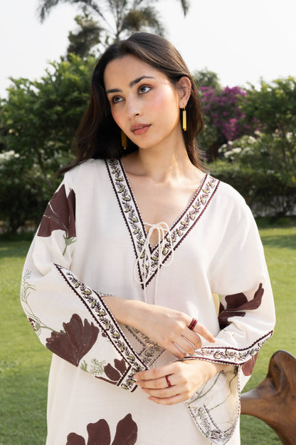 Floral Kaftan with Embroidered Detailing