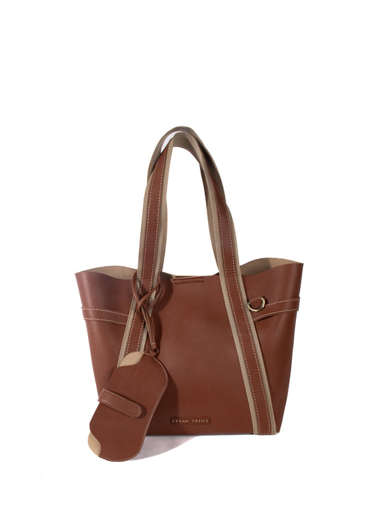 Spacious tote tan brown bag for daily use made by conscious and vegan leather.